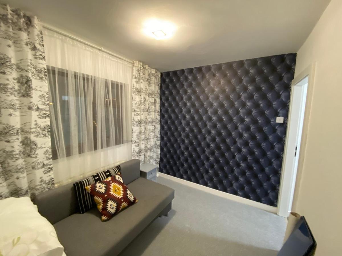Hollemeadow Villa Bloxwich ภายนอก รูปภาพ