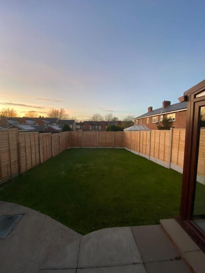 Hollemeadow Villa Bloxwich ภายนอก รูปภาพ