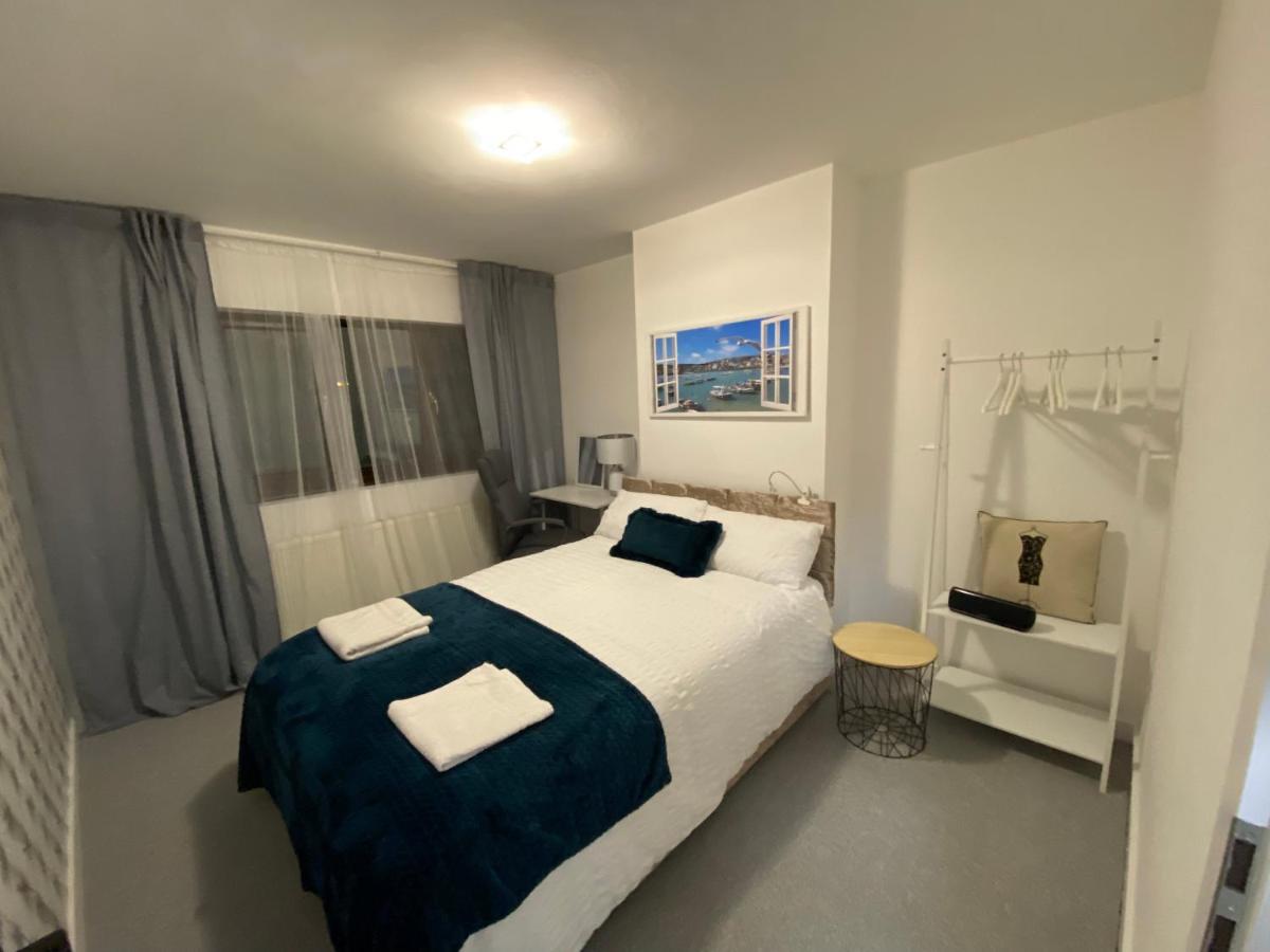 Hollemeadow Villa Bloxwich ภายนอก รูปภาพ